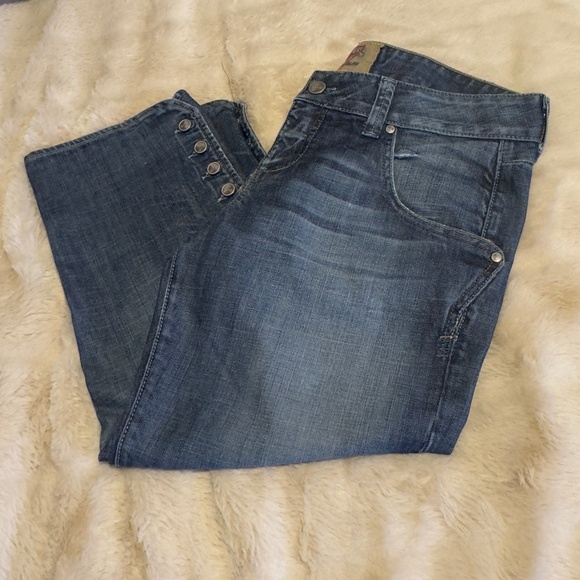 Guess Premium Cropped Jeans with Button Details - Picture 1 of 8